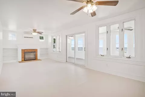305 Bay Front Dr, Pasadena, MD 21122 photo 13