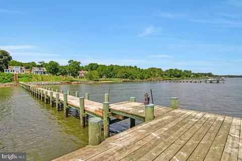 305 Bay Front Dr, Pasadena, MD 21122 photo 28
