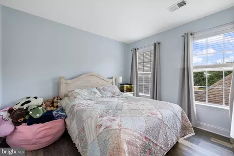 Bedroom - 854 Thicket Ct, Odenton, MD 21113 photo 6 of 7