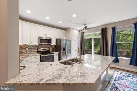 Kitchen - 854 Thicket Ct, Odenton, MD 21113 photo 2 of 3