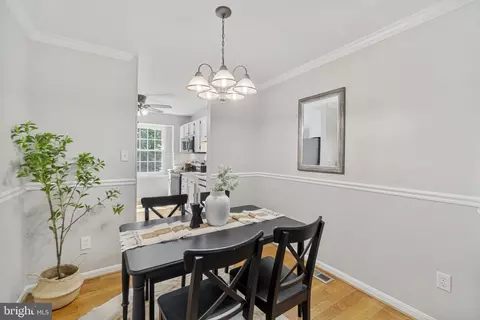 7805 Leonardo Ct, Pasadena, MD 21122 photo 8