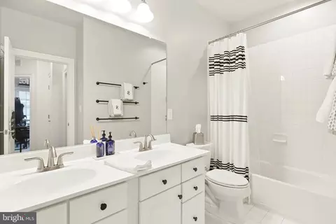Bath - 213 Treyburn Way, Arnold, MD 21012 photo 2 of 3