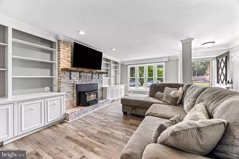 1616 Colony Rd, Pasadena, MD 21122 photo 2