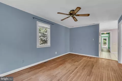 Entry Way - 5031 Chalk Point Rd, West River, MD 20778 photo 1 of 7