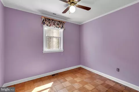 Bedroom - 5031 Chalk Point Rd, West River, MD 20778 photo 2 of 7