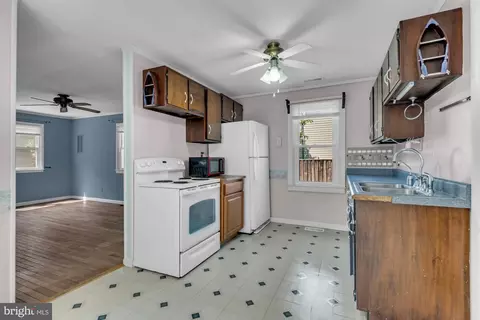 Kitchen - 5031 Chalk Point Rd, West River, MD 20778 photo 1 of 1