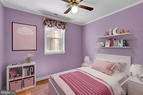 Bedroom - 5031 Chalk Point Rd, West River, MD 20778 photo 1 of 7