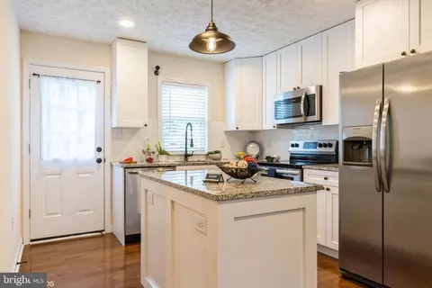 7940 Elizabeth Rd, Pasadena, MD 21122 photo 5