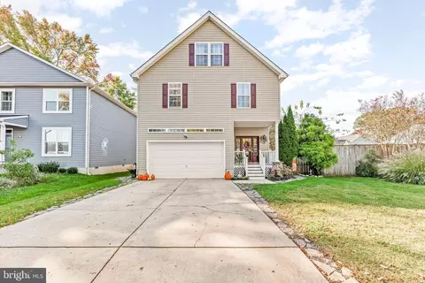 619 Park Pl, Deale, MD 20751