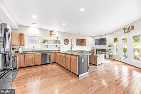 Kitchen - 619 Park Pl, Deale, MD 20751 photo 1 of 7