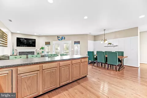 Dining - 619 Park Pl, Deale, MD 20751 photo 5 of 5