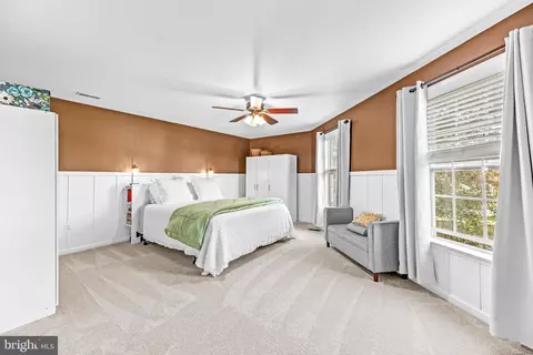 Bedroom - 619 Park Pl, Deale, MD 20751 photo 4 of 9