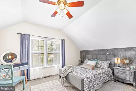 Bedroom - 619 Park Pl, Deale, MD 20751 photo 7 of 9