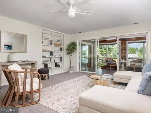 Living - 1207 Bay View Ct, Edgewater, MD 21037 photo 5 of 7