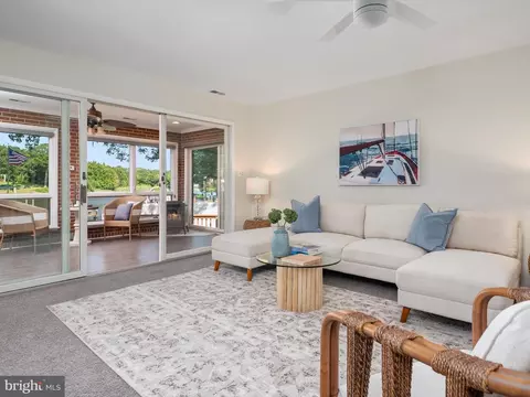 Living - 1207 Bay View Ct, Edgewater, MD 21037 photo 4 of 7