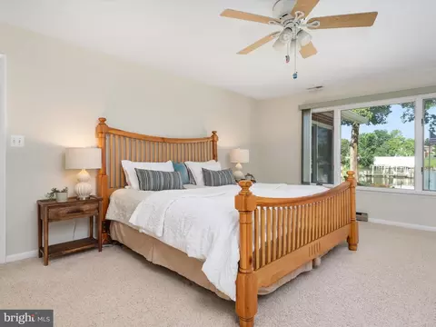 Bedroom - 1207 Bay View Ct, Edgewater, MD 21037 photo 1 of 7
