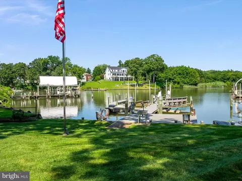View/Area - 1207 Bay View Ct, Edgewater, MD 21037 photo 2 of 11