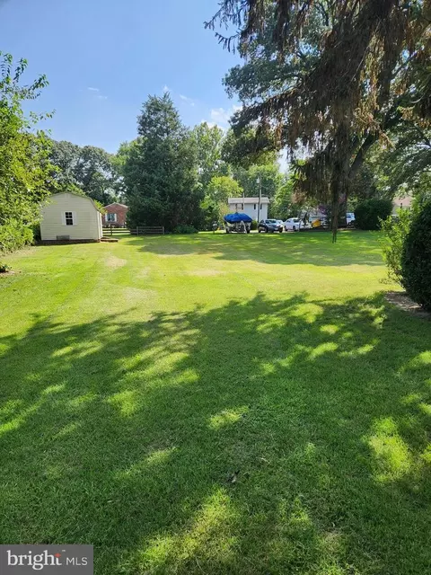 7578 Beach Dr, Pasadena, MD 21122 photo 5
