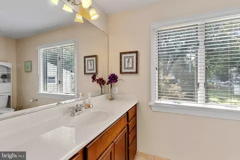 7578 Beach Dr, Pasadena, MD 21122 photo 19