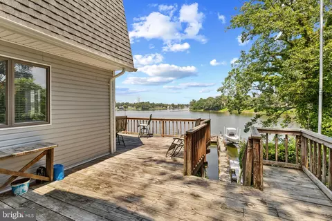 7578 Beach Dr, Pasadena, MD 21122 photo 33
