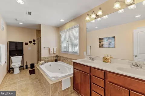 7578 Beach Dr, Pasadena, MD 21122 photo 29