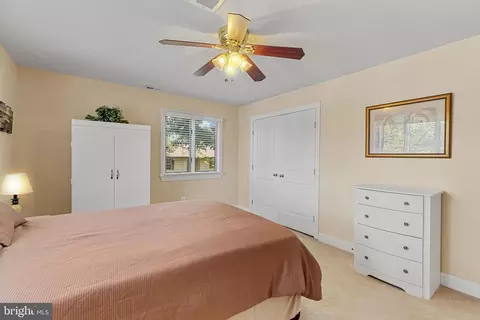 7578 Beach Dr, Pasadena, MD 21122 photo 24