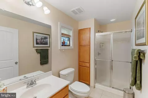 7578 Beach Dr, Pasadena, MD 21122 photo 12