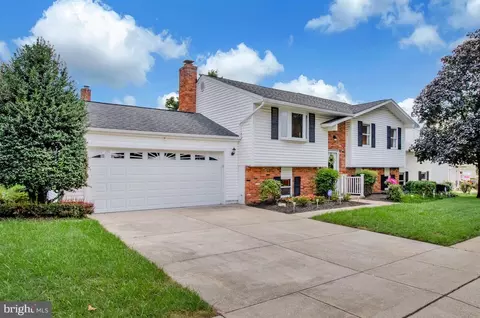 320 Double Eagle Dr, Linthicum Heights, MD 21090 photo 2