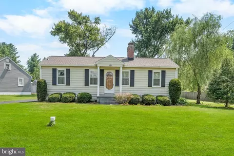 515 Old Oak Rd, Severn, MD 21144
