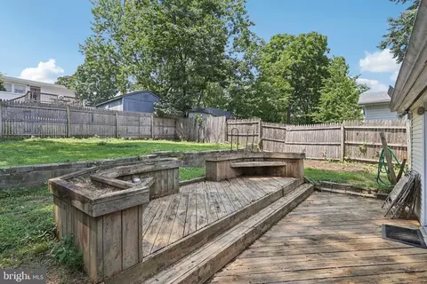 Exterior - 1610 Midland Rd, Edgewater, MD 21037 photo 4 of 5