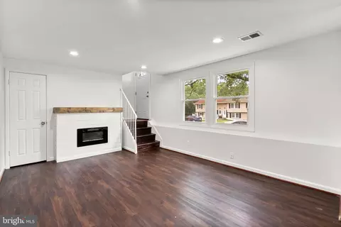 Living - 706 Chapelgate Dr, Odenton, MD 21113 photo 3 of 6