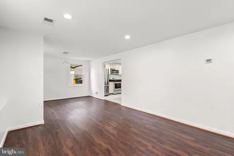 Living - 706 Chapelgate Dr, Odenton, MD 21113 photo 1 of 6