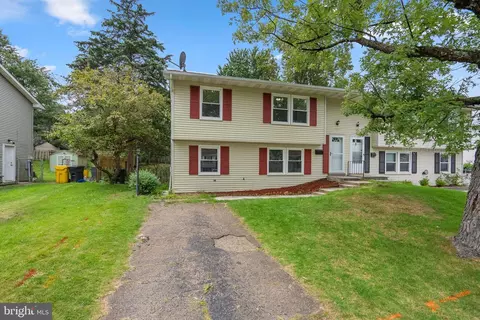 Exterior - 706 Chapelgate Dr, Odenton, MD 21113 photo 2 of 6