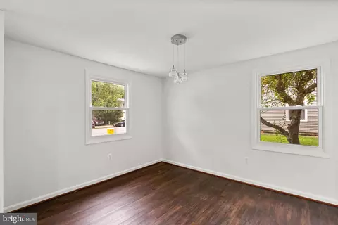 Living - 706 Chapelgate Dr, Odenton, MD 21113 photo 4 of 6