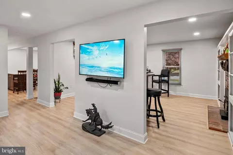990 Highpoint Dr, Annapolis, MD 21409 photo 9