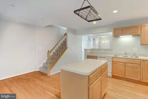 Entry Way - 1508 Falling Brook Ct, Odenton, MD 21113 photo 2 of 5