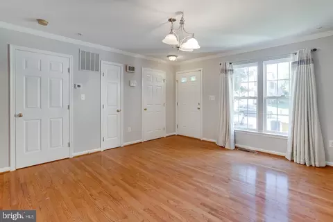 Living - 1508 Falling Brook Ct, Odenton, MD 21113 photo 1 of 8