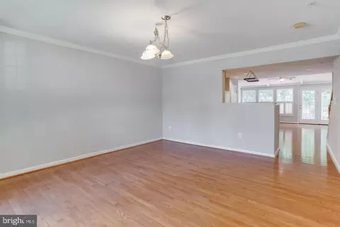 Living - 1508 Falling Brook Ct, Odenton, MD 21113 photo 2 of 8
