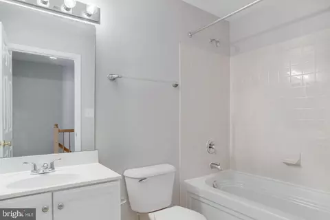 Bath - 1508 Falling Brook Ct, Odenton, MD 21113 photo 2 of 8