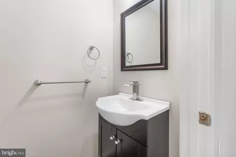 8230 Appalachian Dr, Pasadena, MD 21122 photo 5