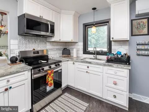 Kitchen - 692 D St, Pasadena, MD 21122 photo 1 of 3