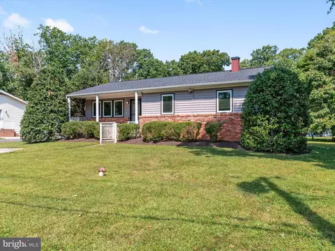 Exterior - 692 D St, Pasadena, MD 21122 photo 1 of 7