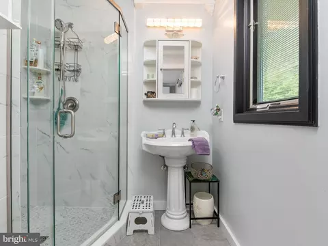 Bath - 692 D St, Pasadena, MD 21122 photo 2 of 2