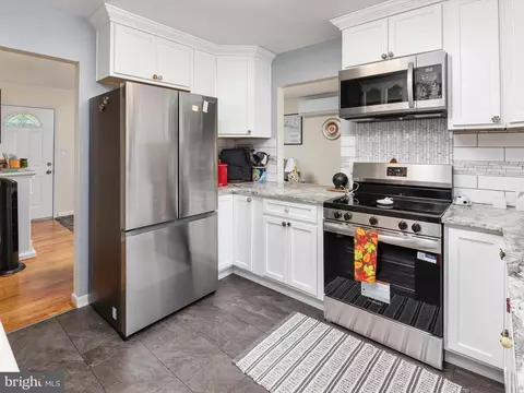Kitchen - 692 D St, Pasadena, MD 21122 photo 2 of 3