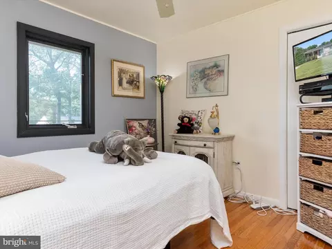 Bedroom - 692 D St, Pasadena, MD 21122 photo 2 of 5