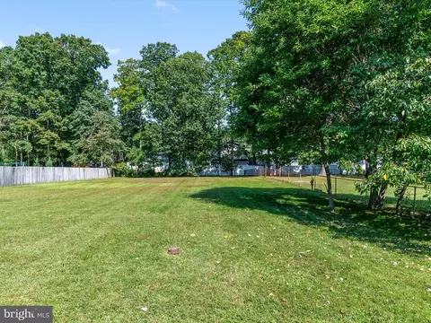 Exterior - 692 D St, Pasadena, MD 21122 photo 6 of 7