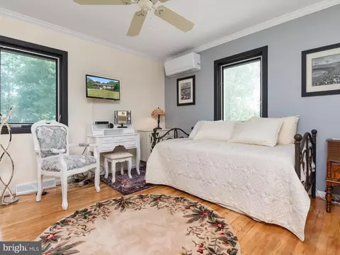 Bedroom - 692 D St, Pasadena, MD 21122 photo 4 of 5