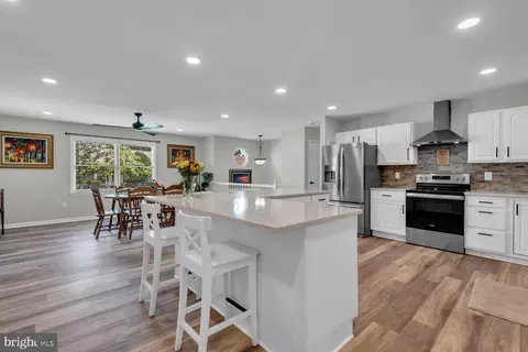 Kitchen - 1521 Warfield Rd, Edgewater, MD 21037 photo 3 of 3