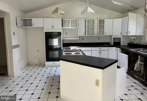 Kitchen - 215 A Mountain Rd, Pasadena, MD 21122 photo 1 of 2