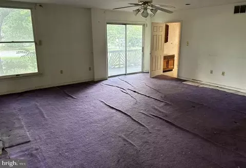 Living - 215 A Mountain Rd, Pasadena, MD 21122 photo 4 of 6